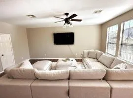 Spacious Luxe Retreat for family and groups Austin