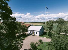 Åkerbo gård charmigt renoverad flygel, chata v destinácii Kristinehamn