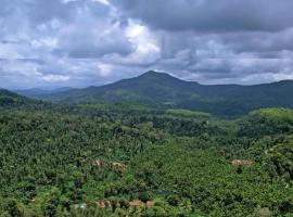 Adis home- with waterfalls, Bauernhof in Kalasa