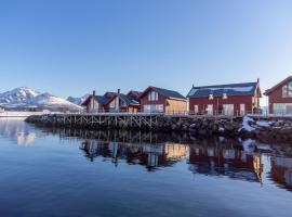 Lofoten Seafront Cabin Nappstraumen, Lilleeid 68，位于莱克内斯机场 - LKN附近的酒店