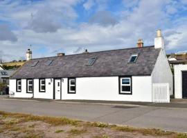 Impeccable 2-Bed Cottage in Johnshaven, hotell i Montrose