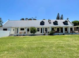 Brummer House - Living The Breede, holiday home in Malgas