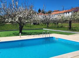 CASA DO EST&Aacute;BULO - Vila Garcia - Trancoso, cabin nghỉ dưỡng ở Carigas