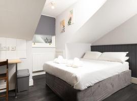 Charmstay Swiss Cottage, hytte i London