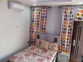 Frontline Homes & Suites, hotel di Lekki