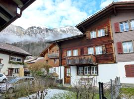 Holiday Home Chalet Esther by Interhome, alojamento na praia em Brienz