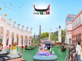 Villa Kota Bunga by akuvila