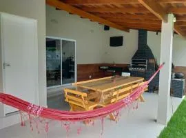 Casa ampla com fácil acesso as Praias e Shopping