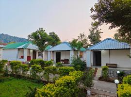Nature's Lap Resort, hotel dicht bij: Luchthaven Khajuraho - HJR, Rājgarh