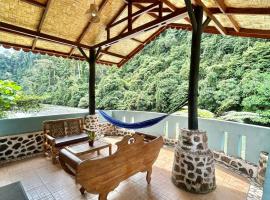 Aussie Inn Bukit Lawang, hotell i Bukit Lawang