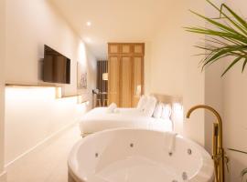 Reina Victoria Velázquez, hotel with hot tubs in Alicante