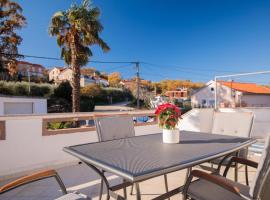 Apartman Silvana, Hotel in Risika