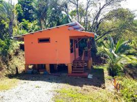 Tranquil Jungle Home-Casa Amado, chalet i Pavones