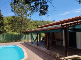 Casa completa em meio à natureza, holiday home in Passa Quatro