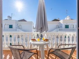 Bright & Cozy 1 BDR Flat W/ Balcony by LovelyStay, hotell i Cabanas de Tavira