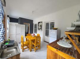 Bosberg Selah - Cosy 2-Bedroom Apartment with Mountain View, hotell i Somerset East