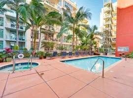 Downtown San Diego Condo with Pool and Rooftop Access