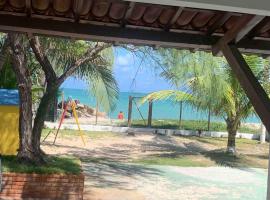 Casa à beira mar com piscina em Itamaracá、イタマラカーのホテル