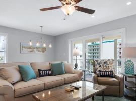 Remodeled 3 Bedroom Beach Condo - In the Heart of Destin!, hotel in Destin