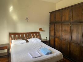 Sobrado familiar para até 7 pessoas a 5 mim da Basílica, hotel a Aparecida