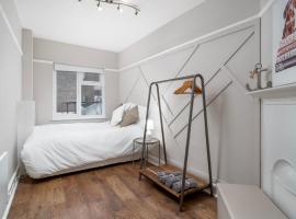 Stylish apartment in the heart of Kingston town centre, hotel em Kingston upon Thames