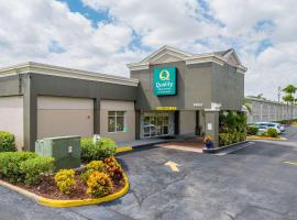 Quality Inn & Suites Near Fairgrounds & Ybor City, hotel in Tampa