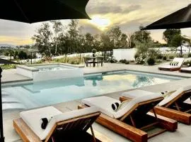 Luxury Vineyard Estate with Pool and Spa