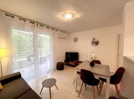 Appartement F2 climatisé à Lamalou-les-Bains, terrasse, proche centre et thermes, animaux acceptés - FR-1-451-167