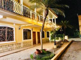 Habitación Hermosa a 3 cuadras del Parque de Copán, hotel in Copan Ruinas