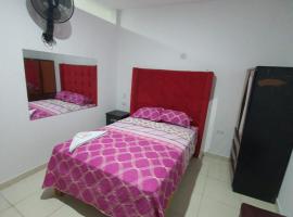 HOSTAL GRAND IBIZA, bed and breakfast en Huacho