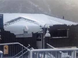 Schuss Alpine Club, Thredbo