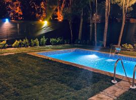 Four seanson müstakil sıcak havuzlu villa, Ferienwohnung mit Hotelservice in Sapanca