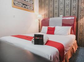 RedDoorz Plus @ Jalan Raden Intan Lampung, beach hotel in Bandar Lampung
