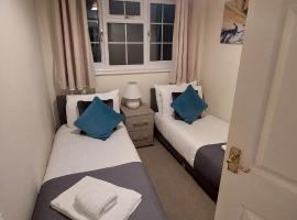 Charming 3 Bed house Family and Long-stay Discount, hotel di Maidenhead