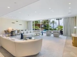 Five Palm Luxury Beach Villa with Private Pool, Panoramic Views, and Jacuzzi by Exclusive Holiday Homes