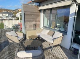 Mölle apartment with pool and huge terraces, lägenhet i Mölle