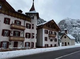 VILLAGGIO PLONER - CORTINA D’AMPEZZO