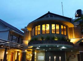 Hotel Sriti Magelang, hotell i Magelang