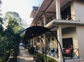 BABA lodge & restaurant: Sauraha şehrinde bir otel