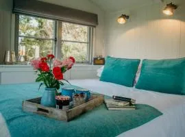 Blatchford Briar - Award Winning Private Shephards Huts with their own Secluded Hot Tubs
