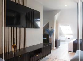 Beautiful Studio Apartment - London, hotel with parking in Hounslow