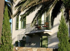 Demeure Castel Brando H&ocirc;tel & Spa，艾柏隆加的附設泳池的飯店