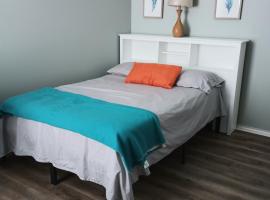 Specious Room in a Specious and Quiet House, hotel i Houston