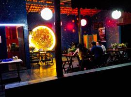 Pousada Estação Lunar - Terra Ronca, hotel en São Domingos
