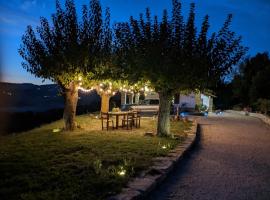 Ai 4 Gelsi B&B, hotel v destinaci Todi