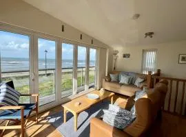 Rhos Helyg - Beach-side luxury stylish house