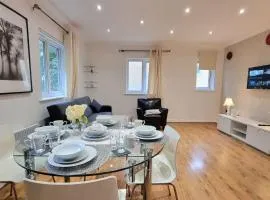 Specious Parkview Apartment, 4 Mins Walk to Underground