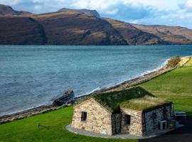 The Wreck - Lochside cottage Dog Friendly, apartma v mestu Ullapool