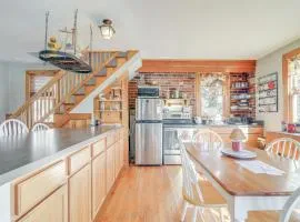 Riverfront Kingston Cottage with Deck, 2 Mi to Beach
