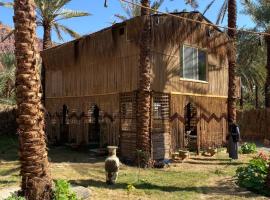 كوخ بيت نخله, hotel di Al Ula